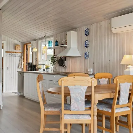 Gisella - 200m From The Sea By Interhome *